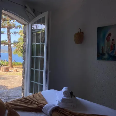 Villa, Domaine De L'ogliastru * Olmeto (Corsica)