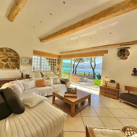 Villa, Domaine De L'ogliastru * Olmeto (Corsica)