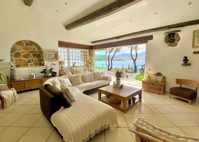 Villa, Domaine De L'ogliastru * Olmeto (Corsica)
